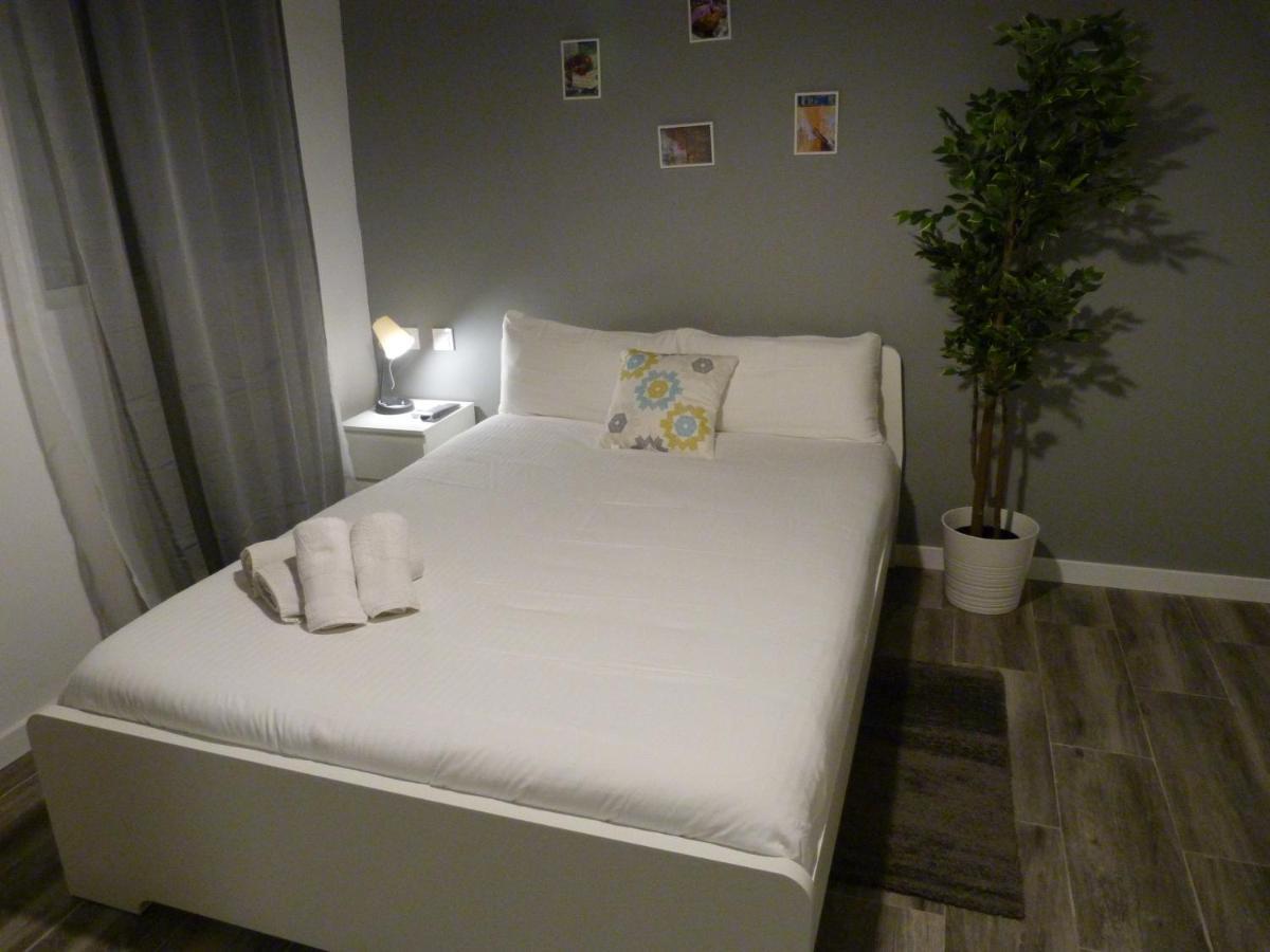 Intimo Y Acogedor "Algunos" Con Banera Hidromasaje Apartment Valencia Luaran gambar