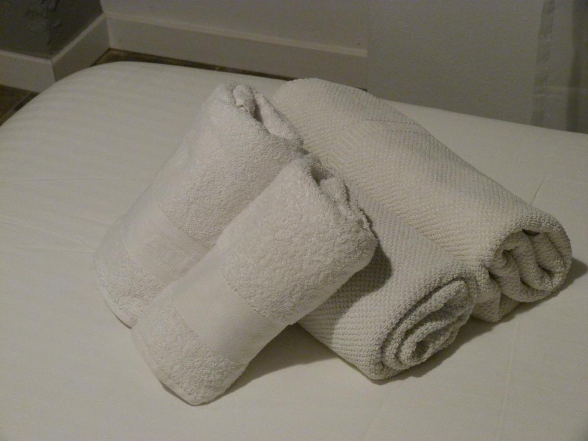 Intimo Y Acogedor "Algunos" Con Banera Hidromasaje Apartment Valencia Luaran gambar